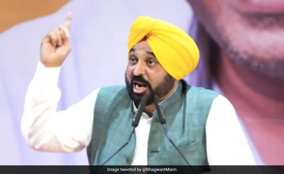 ਪੰਜਾਬ ‘ਚ ‘ਆਪ’ ਸਰਕਾਰ ਤੇ ਮੁਲਾਜ਼ਮ ਆਹਮੋ-ਸਾਹਮਣੇ, ਹੜਤਾਲੀ ਮੁਲਾਜ਼ਮਾਂ ‘ਤੇ ਅੱਧੀ ਰਾਤ ਨੂੰ ਲਗਾਇਆ ESMA