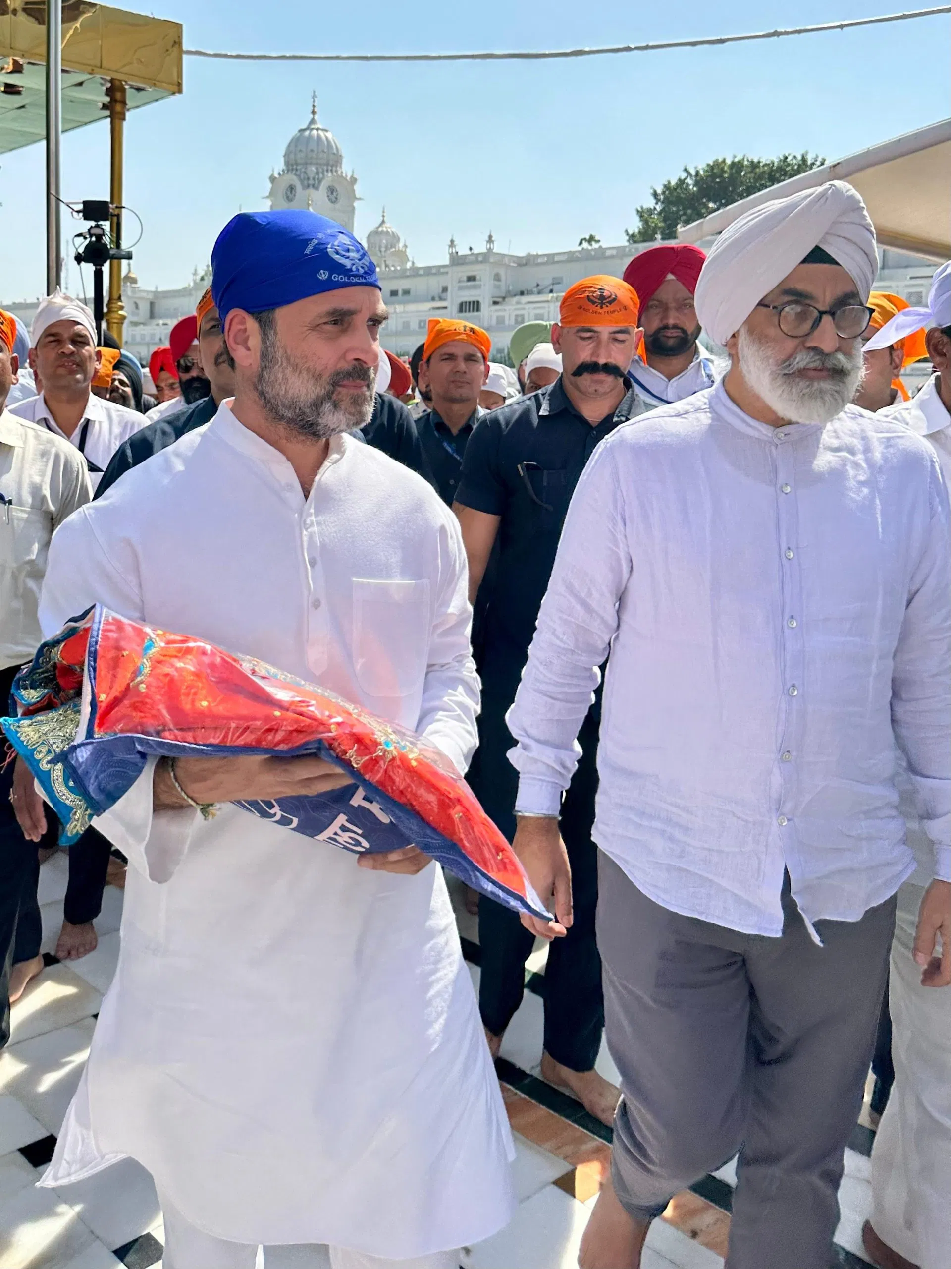 ਰਾਹੁਲ ਗਾਂਧੀ ਰਾਤ 12 ਵਜੇ ਤੱਕ ਸ੍ਰੀ ਹਰਿਮੰਦਰ ਸਾਹਿਬ ‘ਚ ਰਹੇ, ਸਫ਼ਾਈ ਕੀਤੀ, ਅੱਜ ਫਿਰ ਕਰ ਸਕਦੇ ਹਨ ਸੇਵਾ